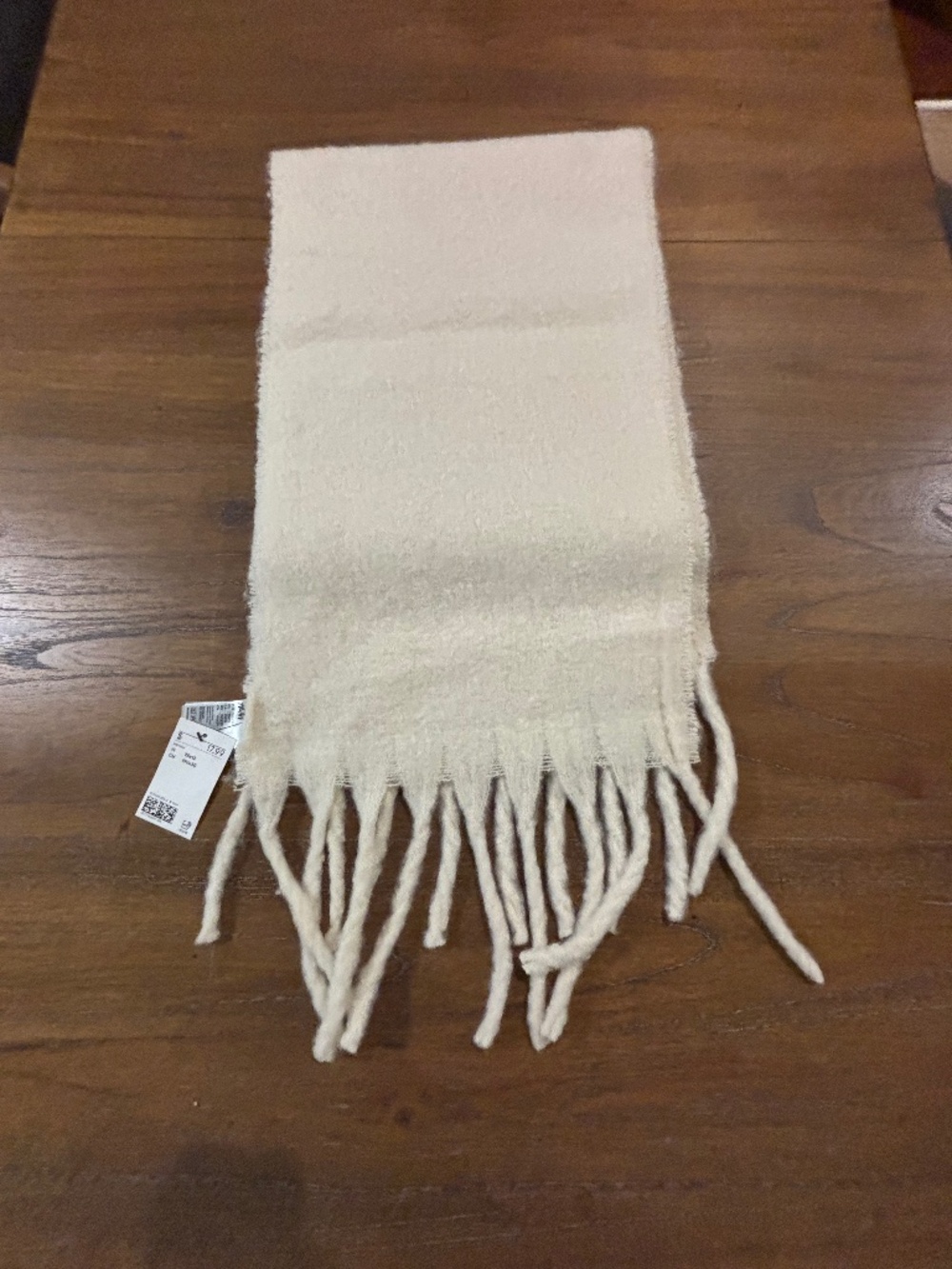White Scarf H&M *NEW*